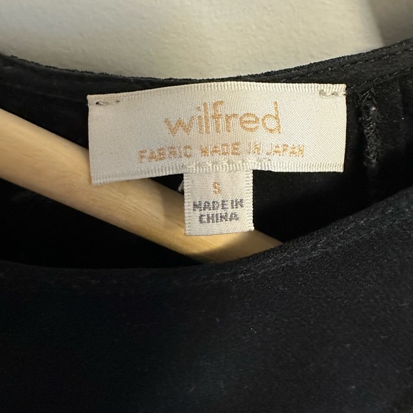 Aritzia Wilfred black top - Picture 3 of 3